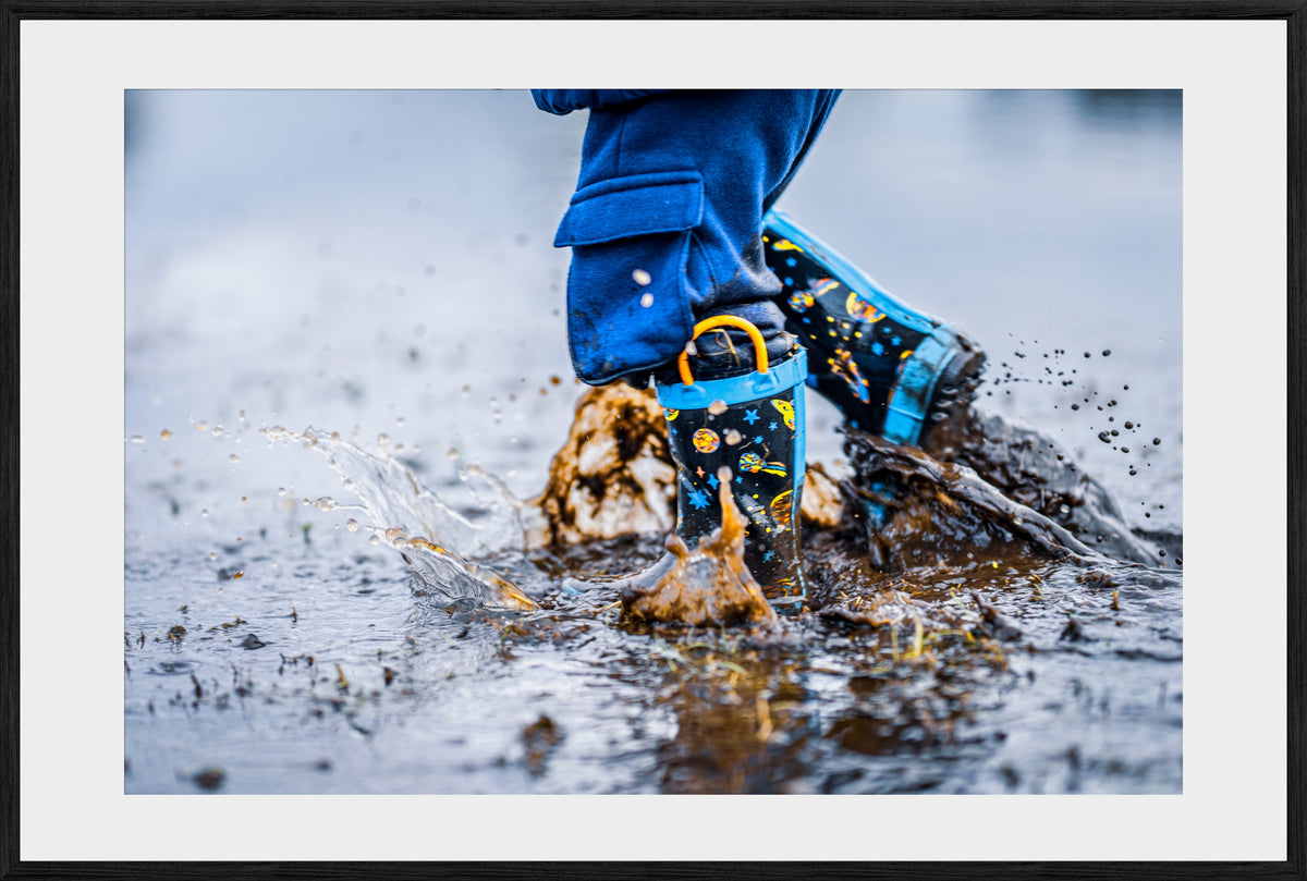 DATU 00_12 photographic print shown in a Black Premium Oak frame with a white mat.