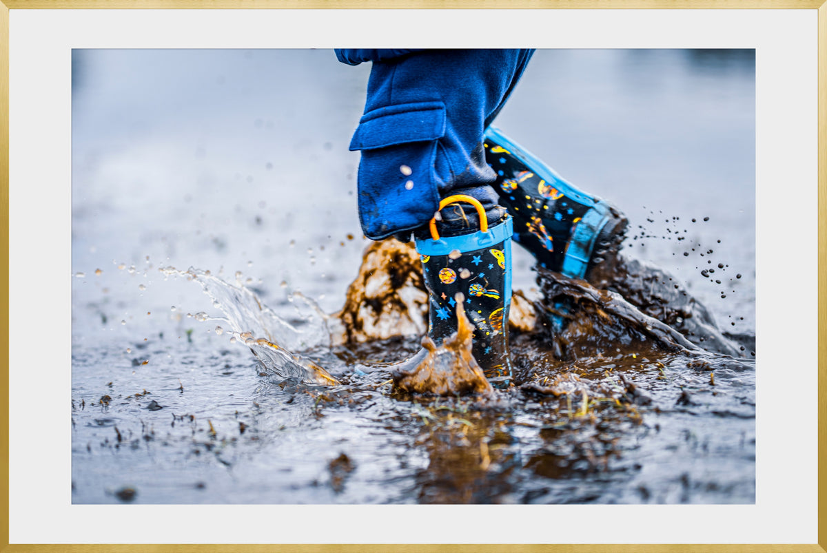 DATU 00_12 photographic print shown in a Gold Premium Metal frame with a white mat.